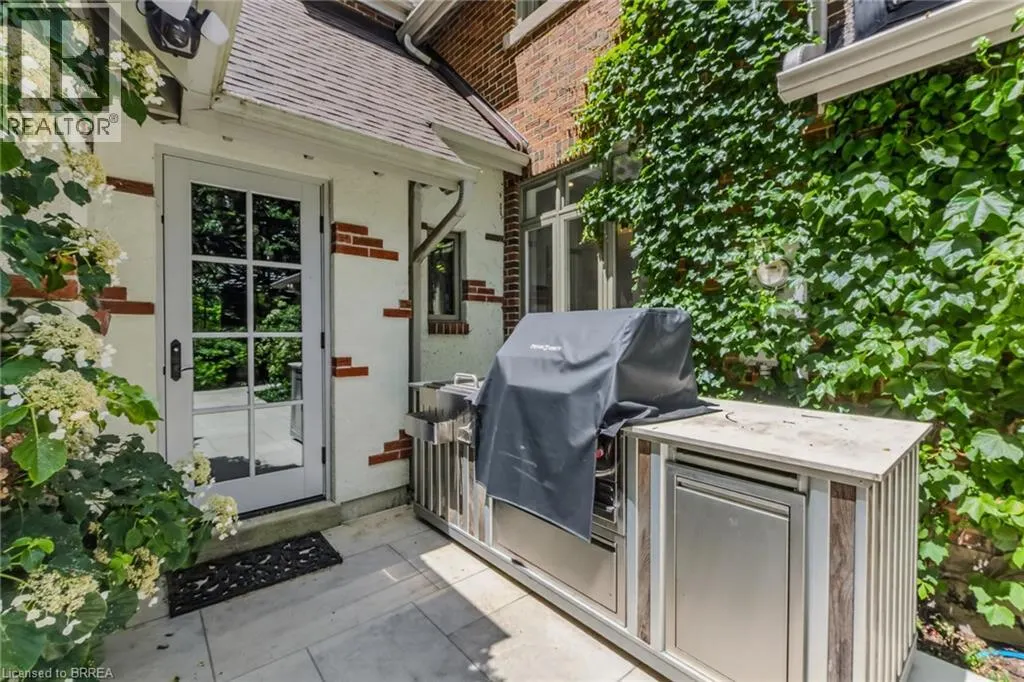 19 INWOOD Drive