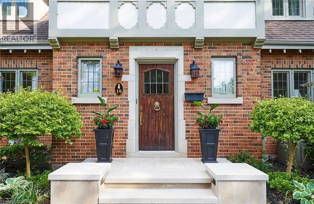 19 INWOOD Drive