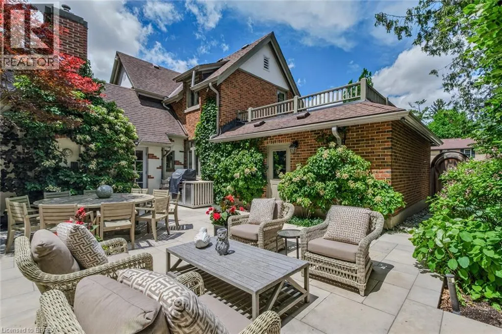 19 INWOOD Drive