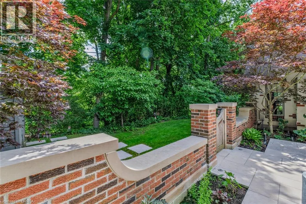 19 INWOOD Drive