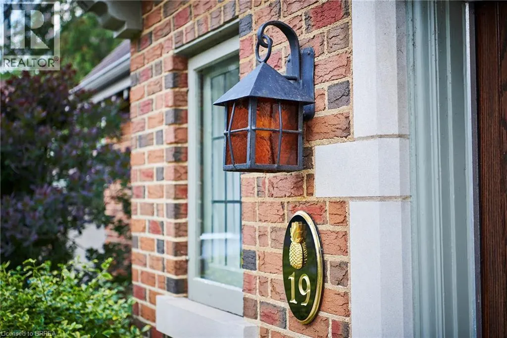 19 INWOOD Drive