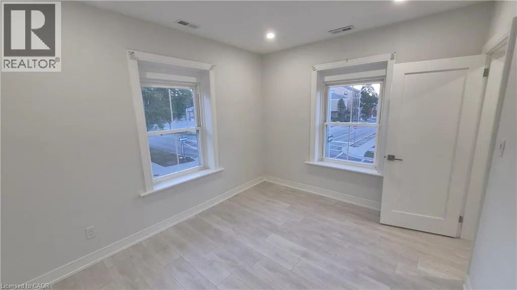 35 WELLINGTON Street Unit# 2U #2U
