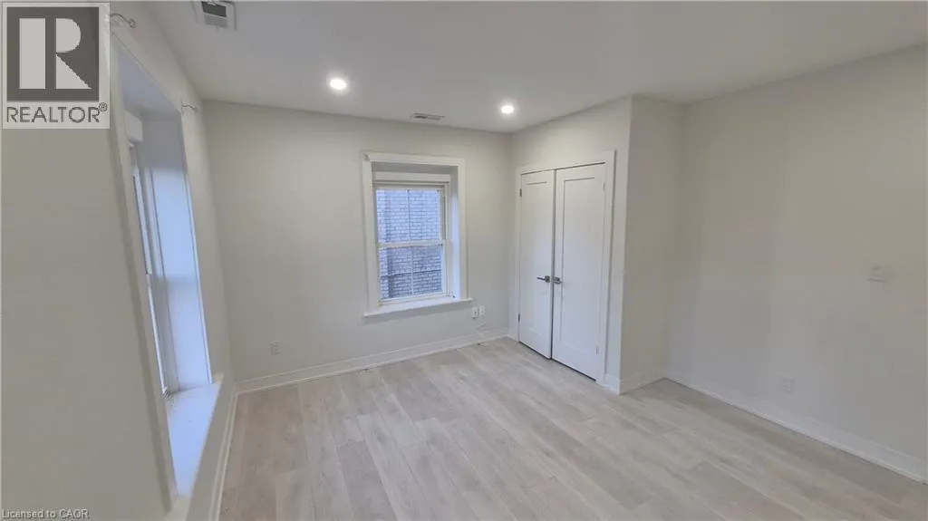 35 WELLINGTON Street Unit# 2U #2U