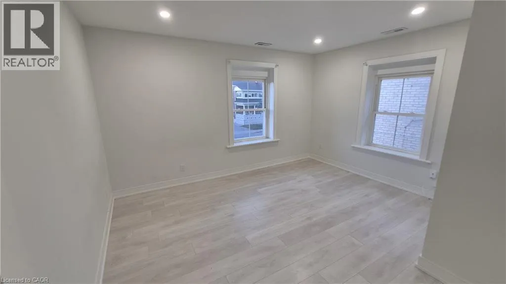 35 WELLINGTON Street Unit# 2U #2U