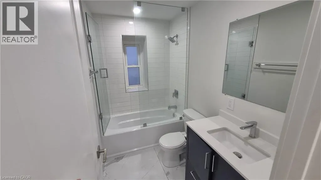35 WELLINGTON Street Unit# 2U #2U