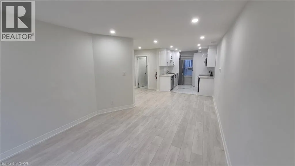 35 WELLINGTON Street Unit# 2U #2U