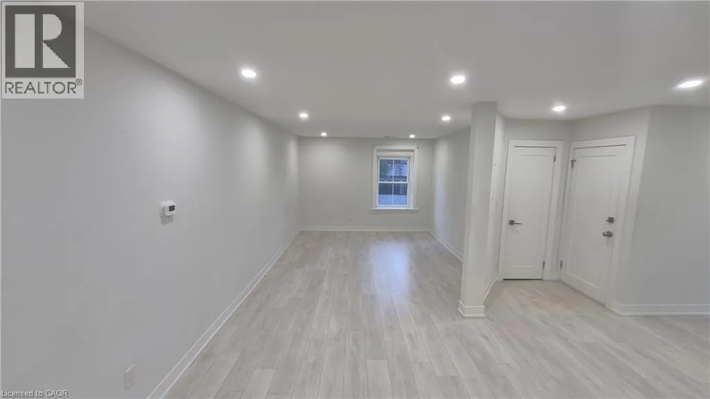 35 WELLINGTON Street Unit# 2U #2U