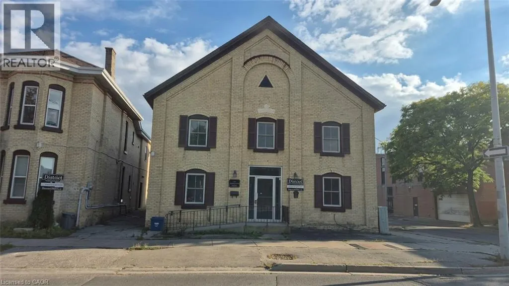 35 WELLINGTON Street Unit# 2U #2U