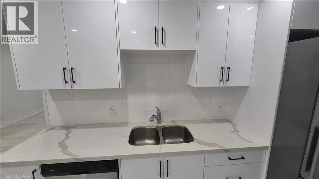 35 WELLINGTON Street Unit# 2U #2U