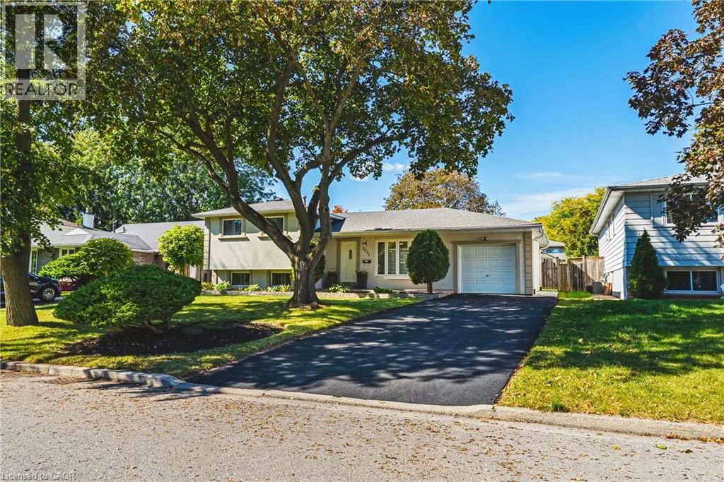 2231 URWIN Crescent