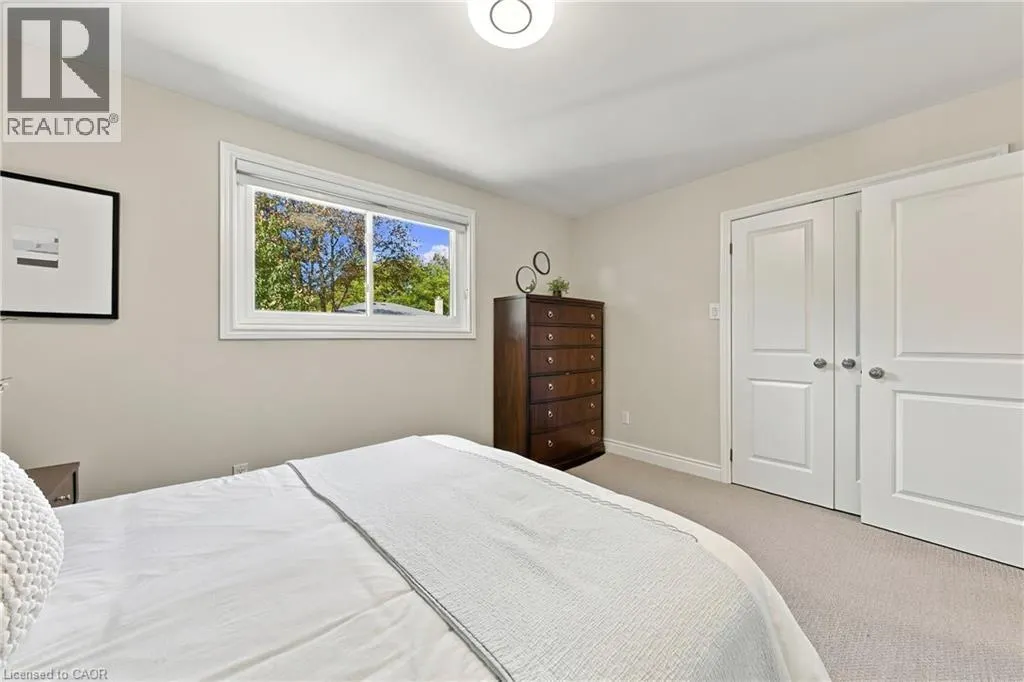 2231 URWIN Crescent