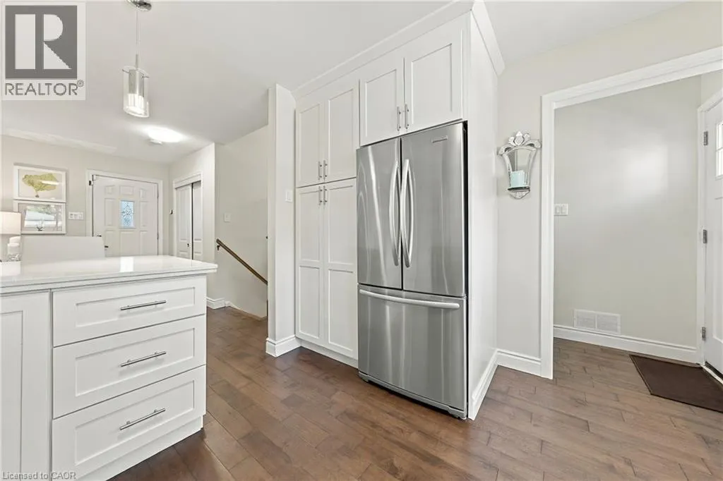 2231 URWIN Crescent