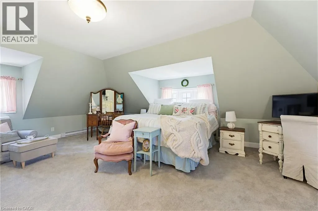 33 BRANT Road N