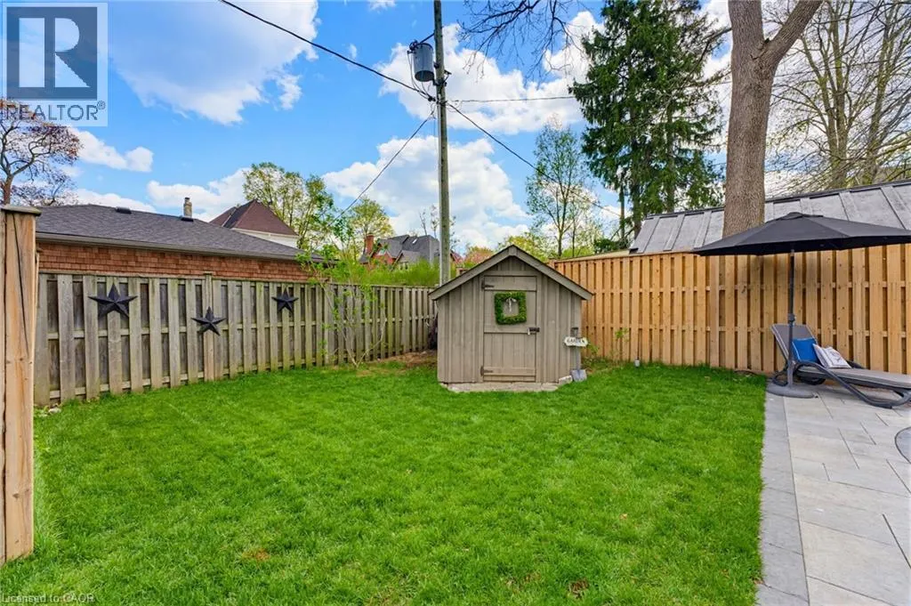 33 BRANT Road N