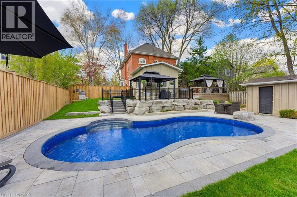 33 BRANT Road N