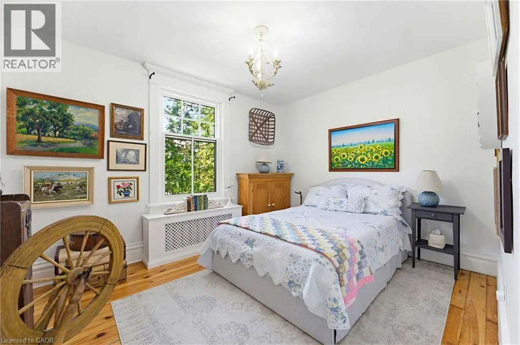 33 BRANT Road N