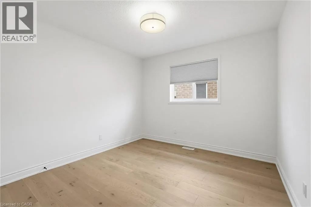 84 RILEY Street