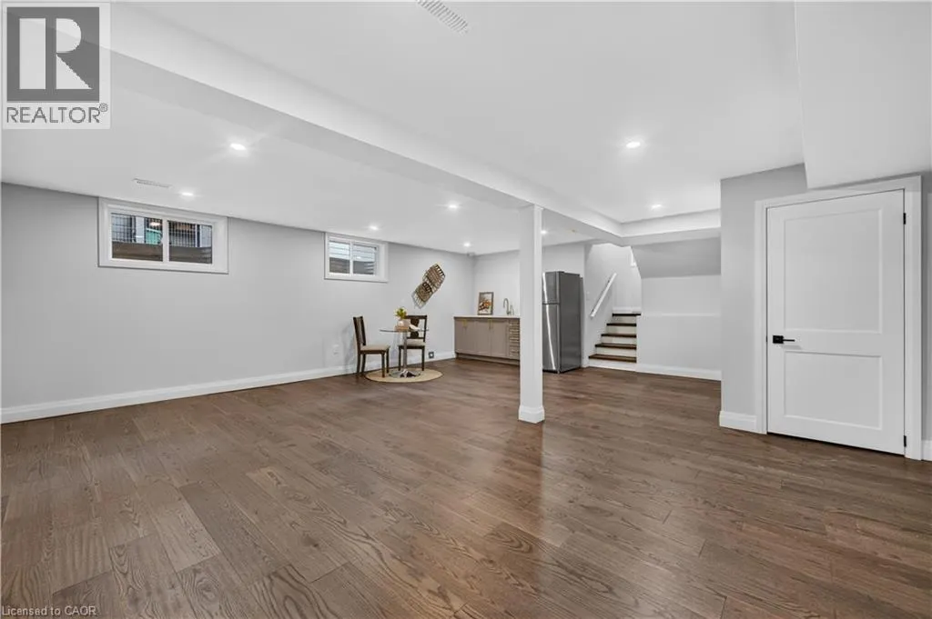 4 WOODCREST Drive
