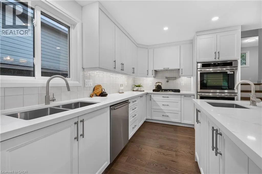 4 WOODCREST Drive