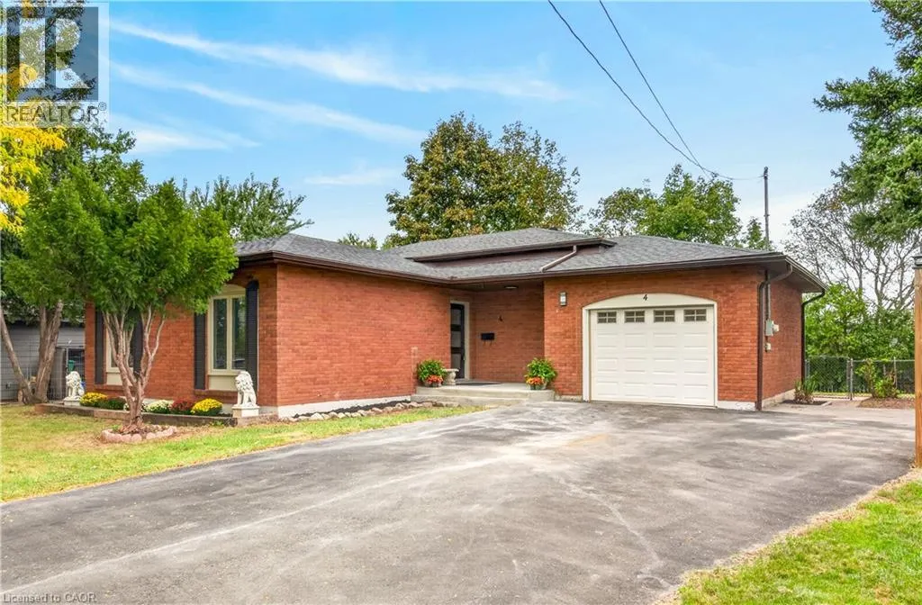 4 WOODCREST Drive