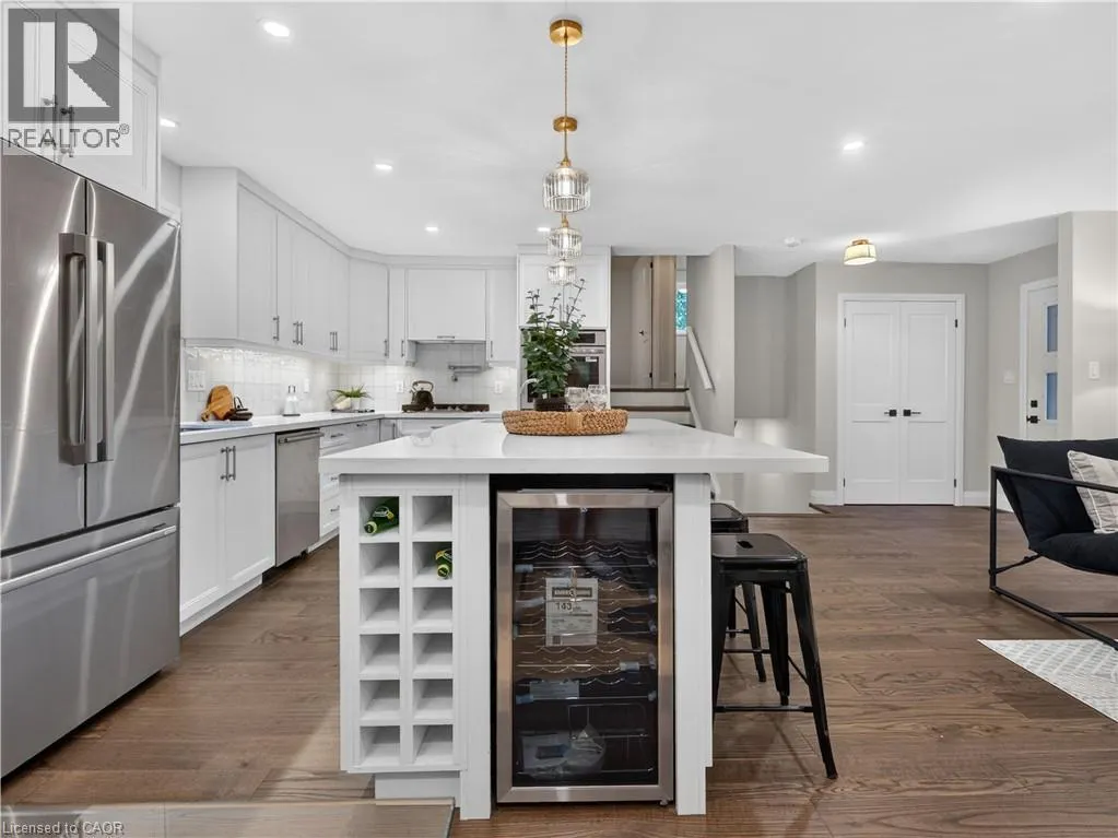 4 WOODCREST Drive