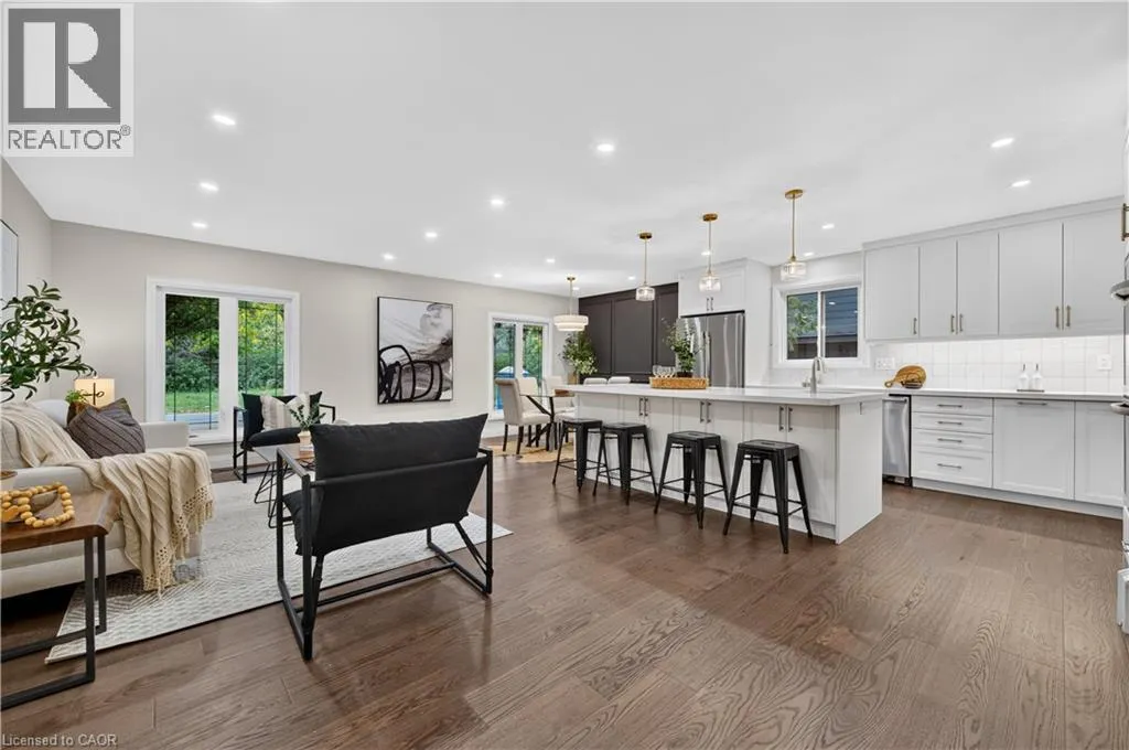 4 WOODCREST Drive