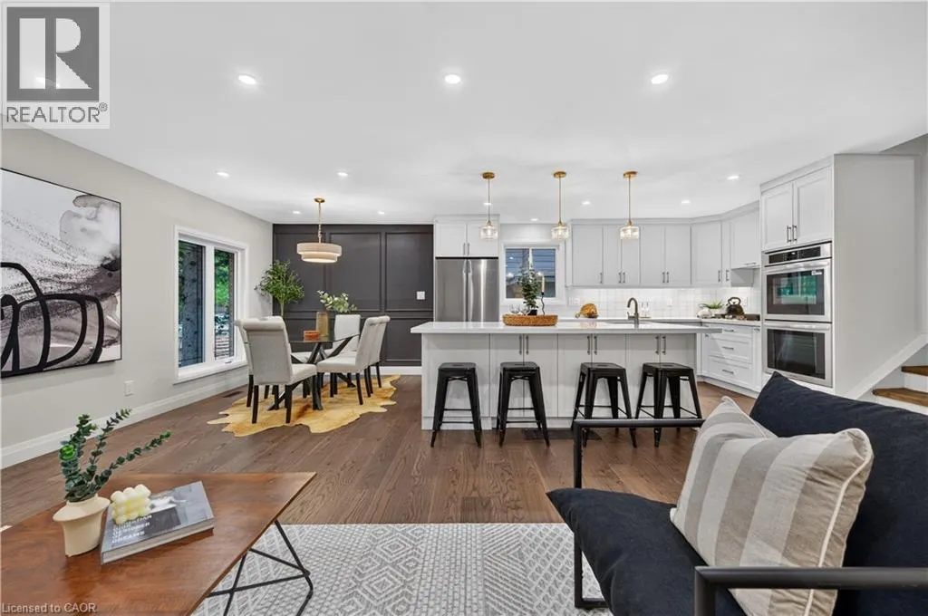 4 WOODCREST Drive