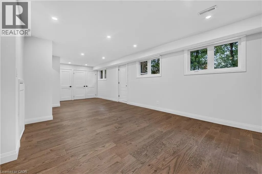 4 WOODCREST Drive