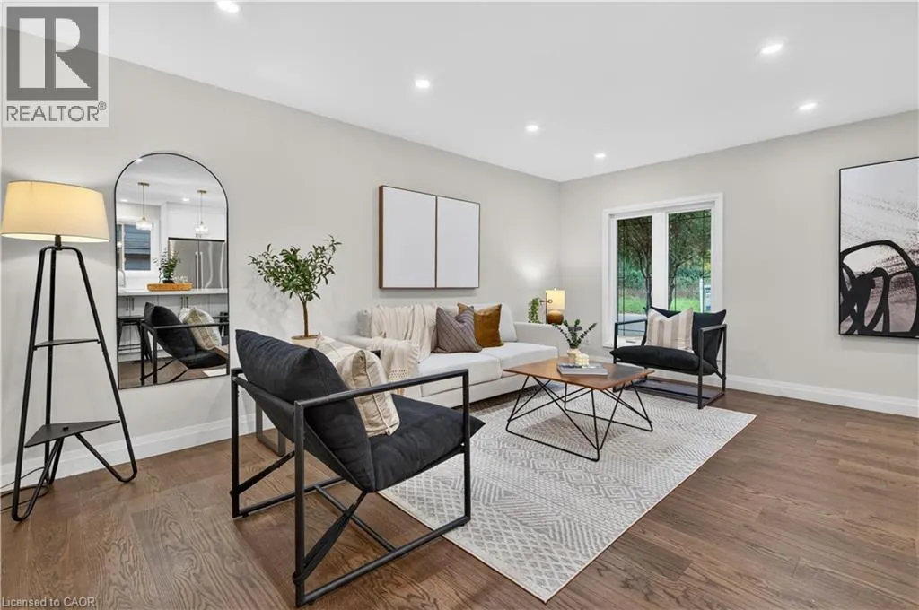 4 WOODCREST Drive