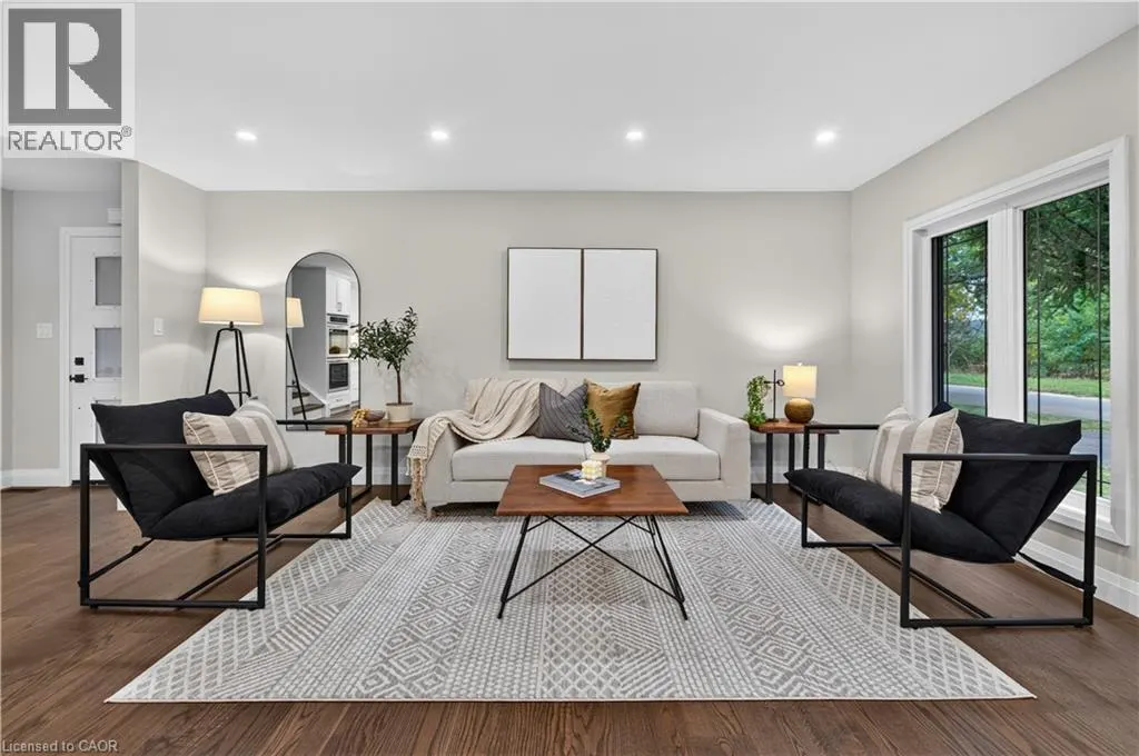 4 WOODCREST Drive