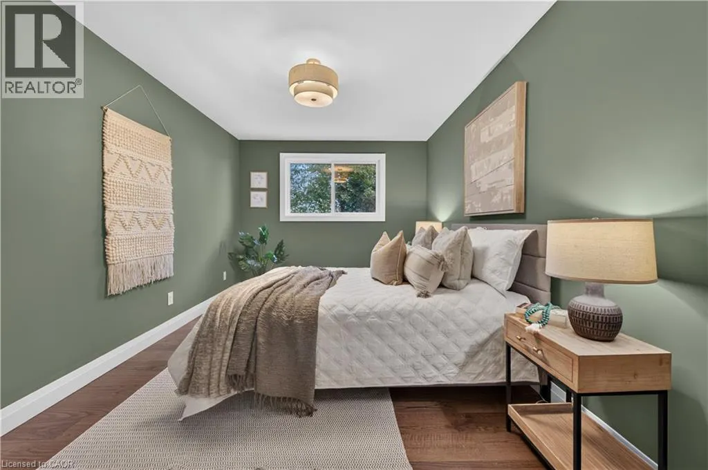 4 WOODCREST Drive