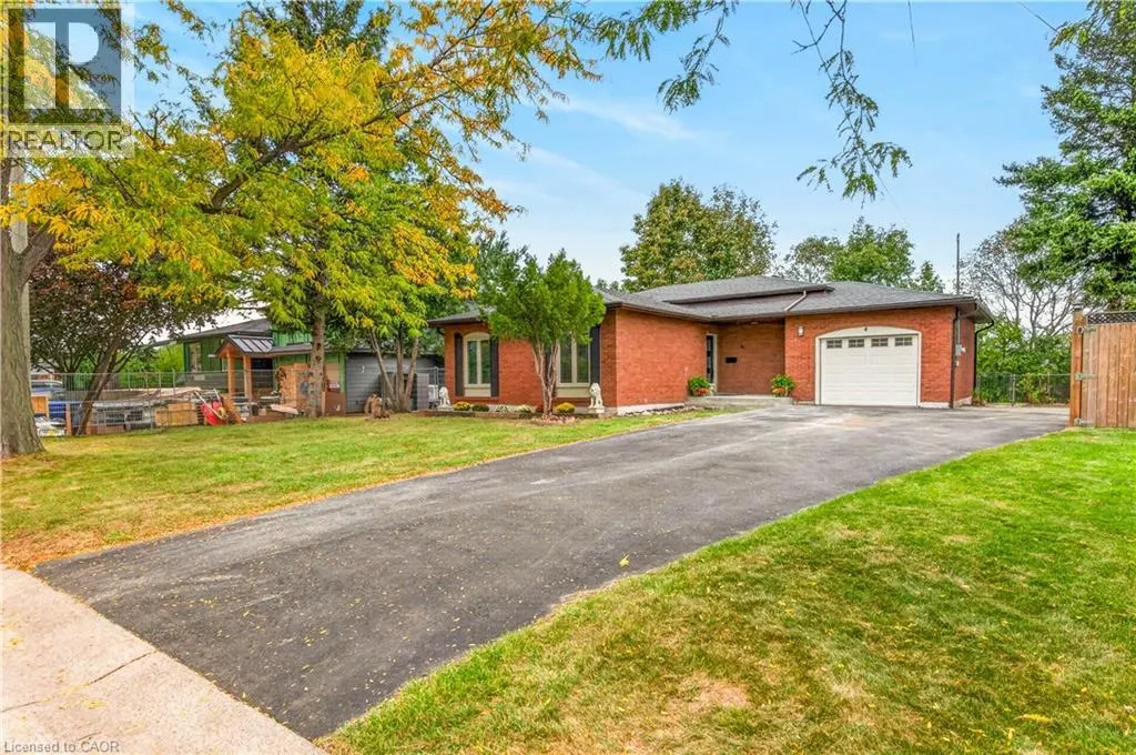 4 WOODCREST Drive