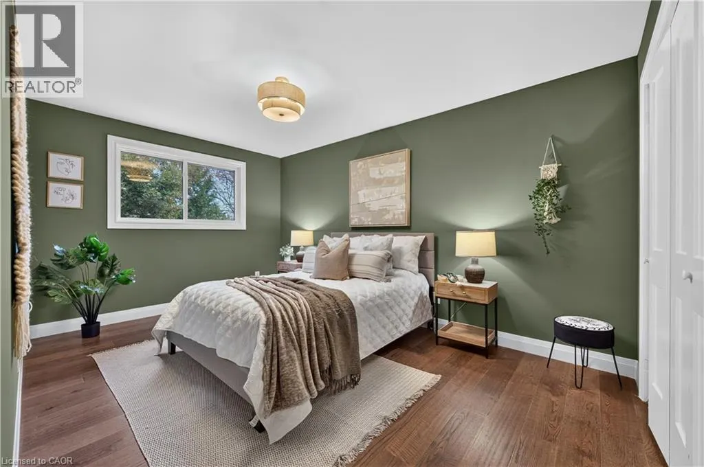 4 WOODCREST Drive