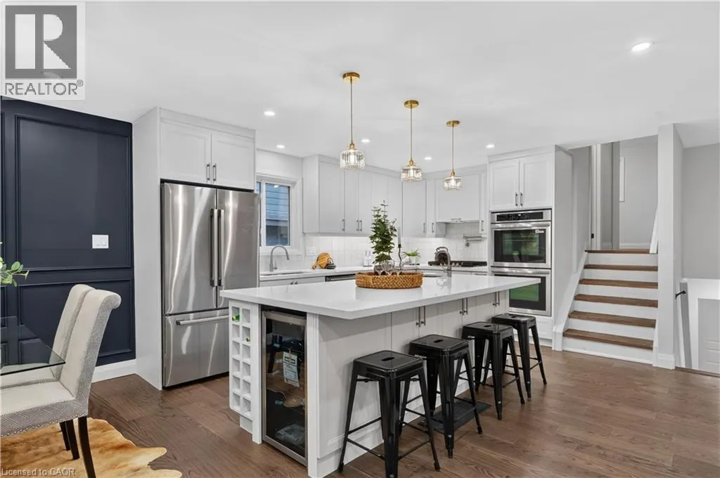 4 WOODCREST Drive