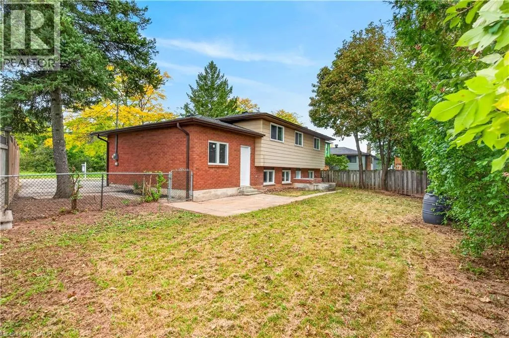 4 WOODCREST Drive
