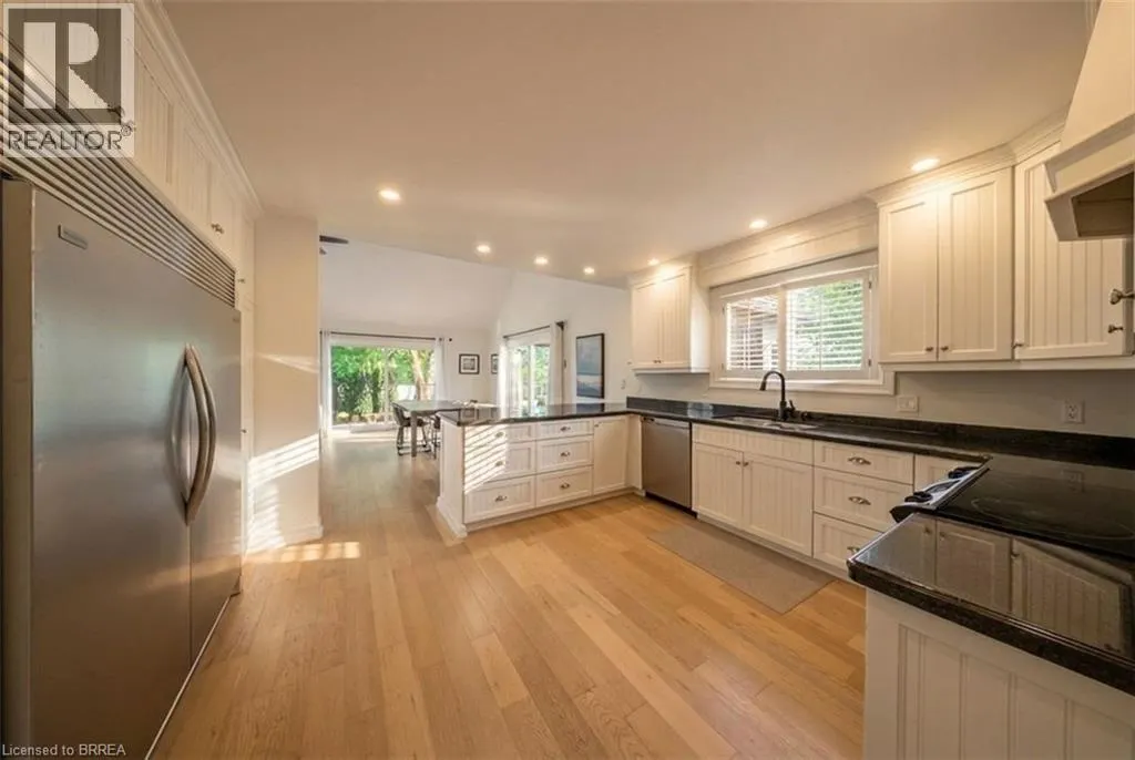 10 RESERVE Street