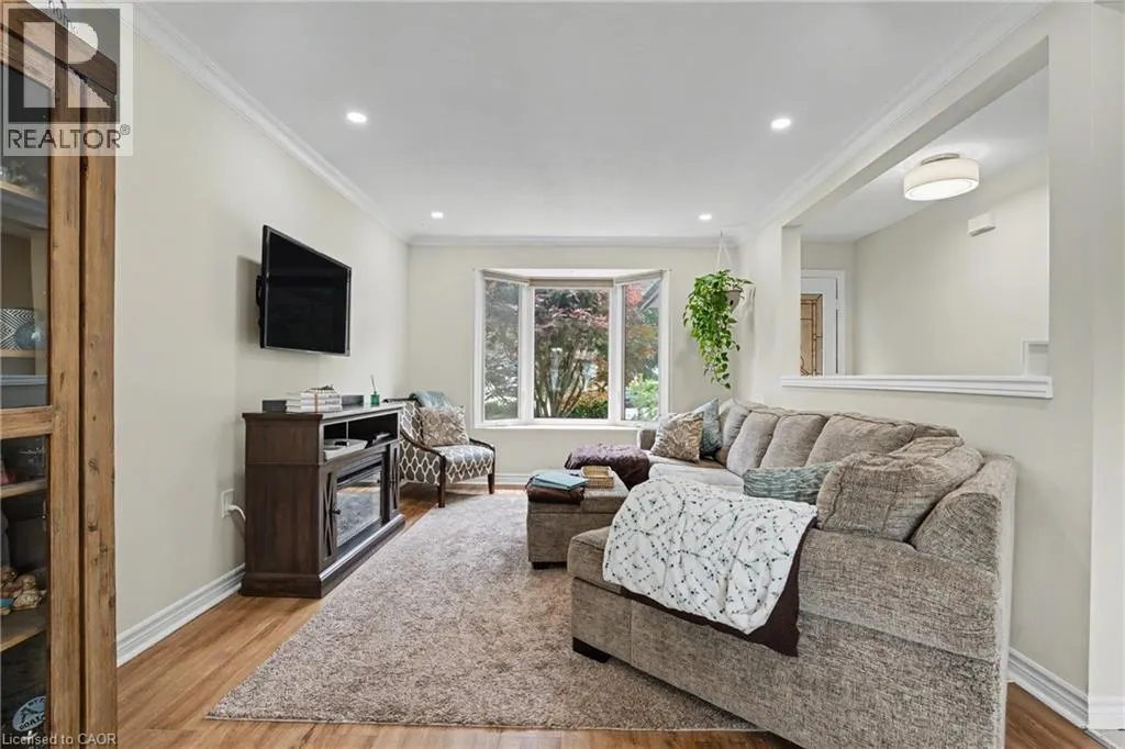 103 GLENASHTON Drive