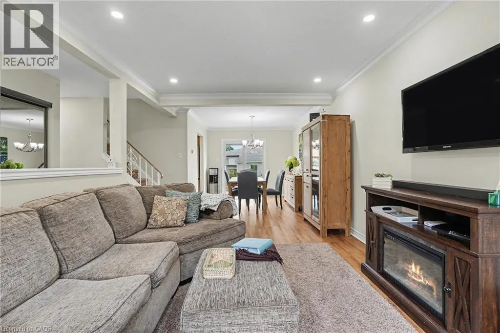 103 GLENASHTON Drive