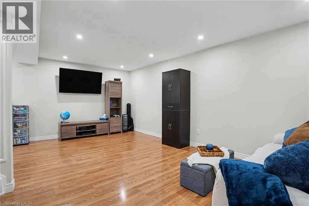 103 GLENASHTON Drive