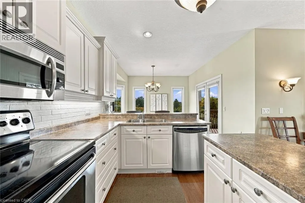 500 LAKEVIEW Drive Unit# 9 #9