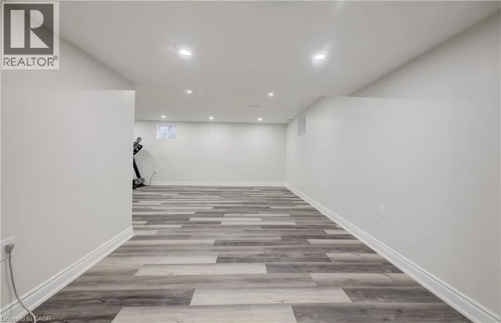 52 POINTER Street