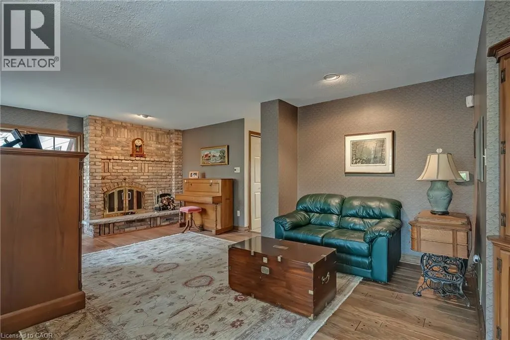 1296 CUMNOCK Crescent
