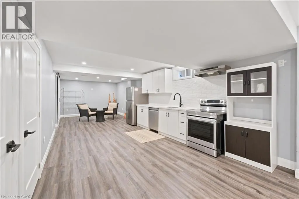 207 VALRIDGE Drive