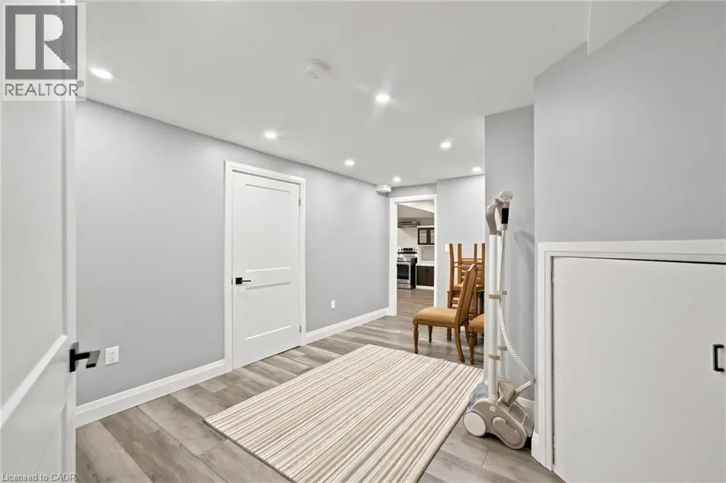 207 VALRIDGE Drive