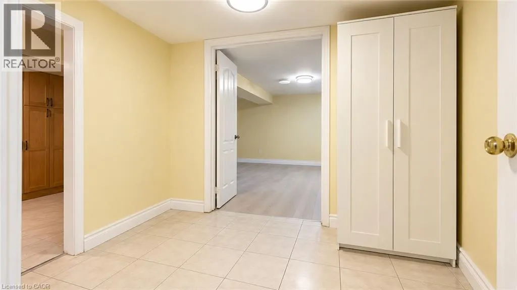 3425 LADDIE Crescent Unit# Lower #Lower
