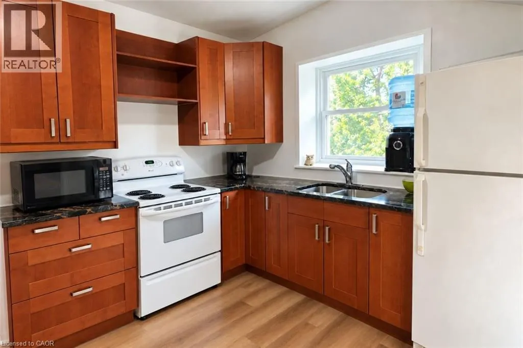 59 BRUCE Street Unit# Upper Apt #3