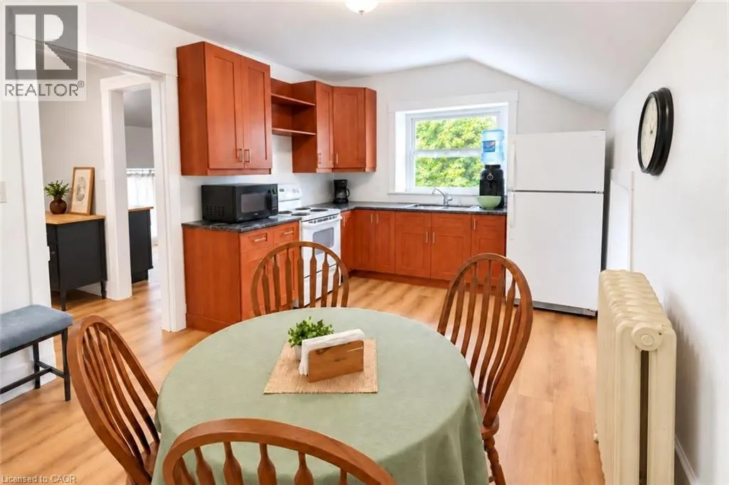 59 BRUCE Street Unit# Upper Apt #3