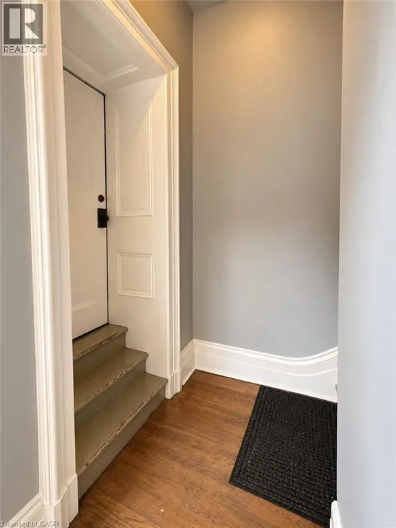 59 BRUCE Street Unit# Upper Apt #3