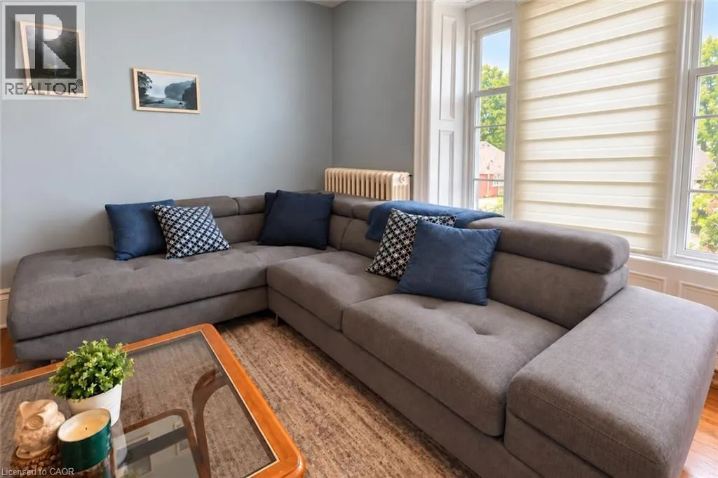 59 BRUCE Street Unit# Upper Apt #3