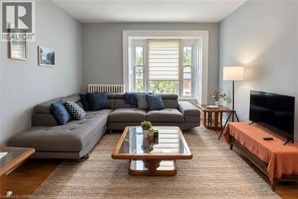 59 BRUCE Street Unit# Upper Apt #3